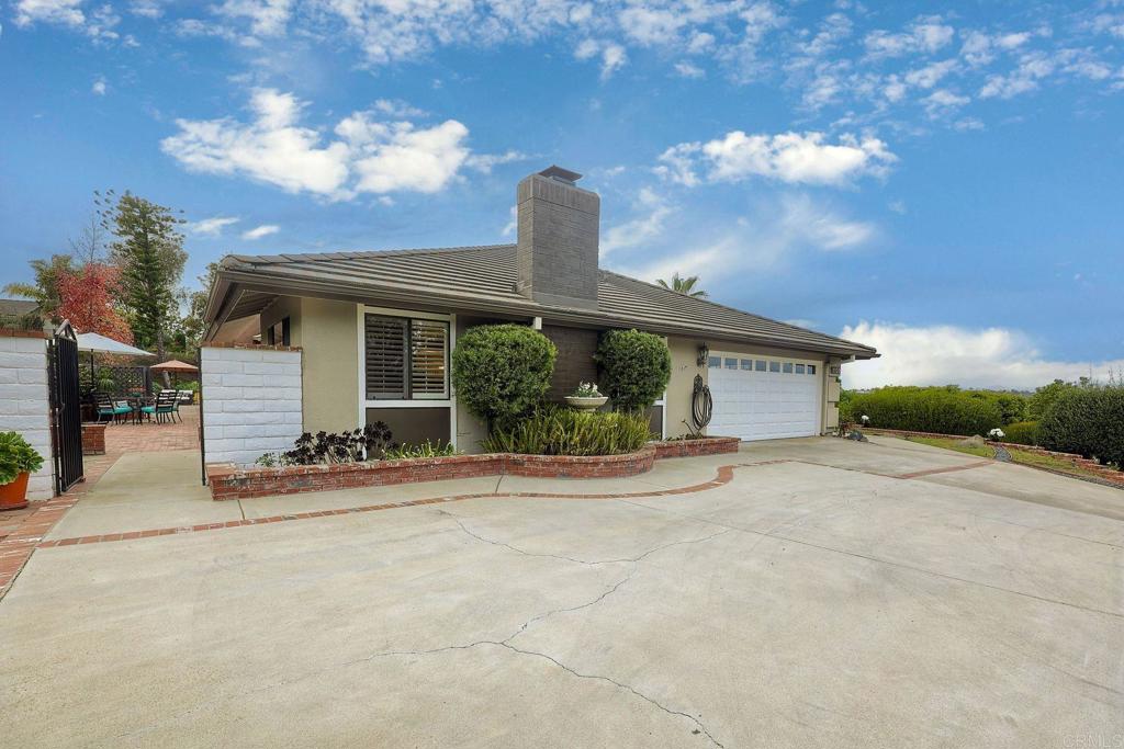 1120 La Sombra Drive