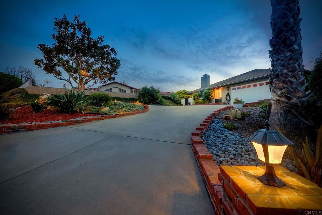 1120 La Sombra Drive