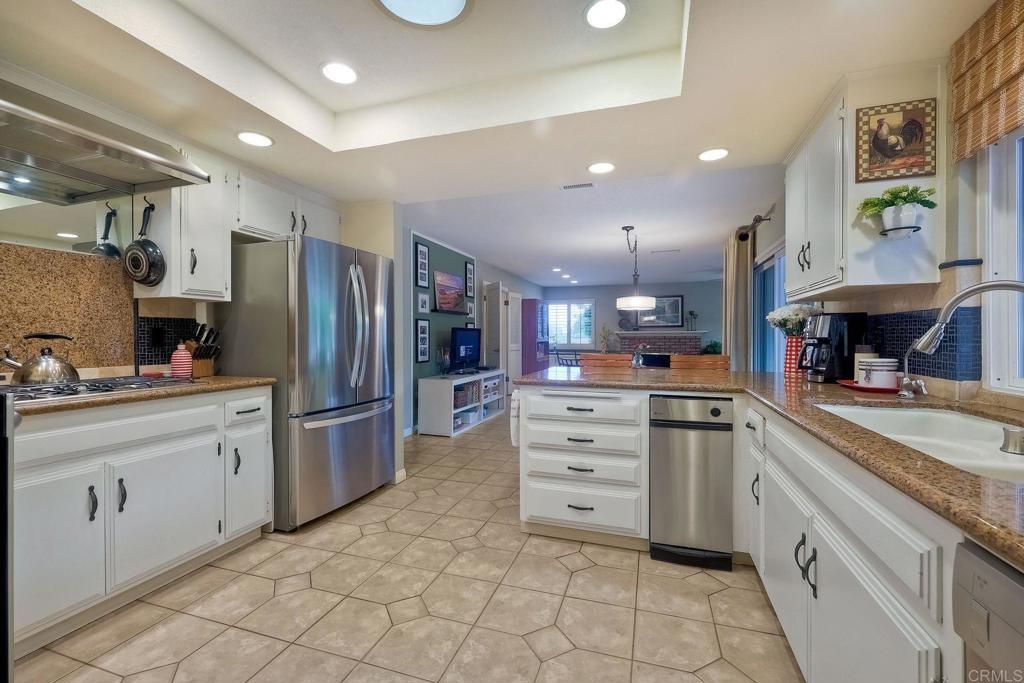 1120 La Sombra Drive