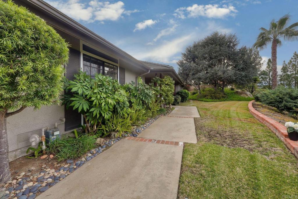 1120 La Sombra Drive