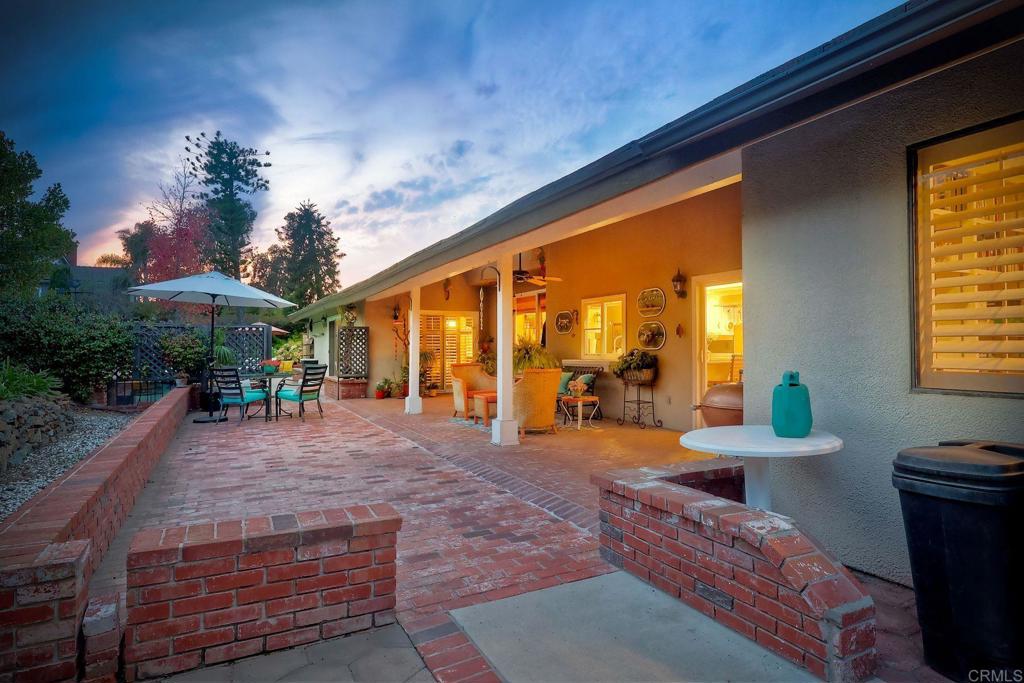 1120 La Sombra Drive
