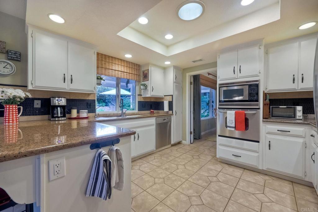 1120 La Sombra Drive
