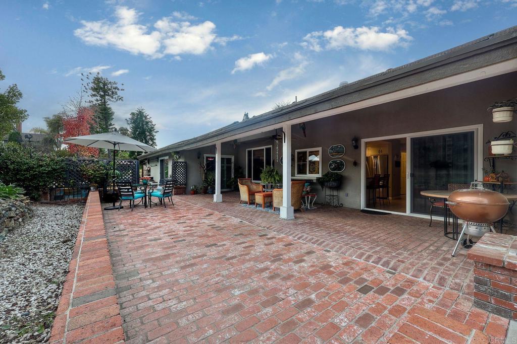 1120 La Sombra Drive