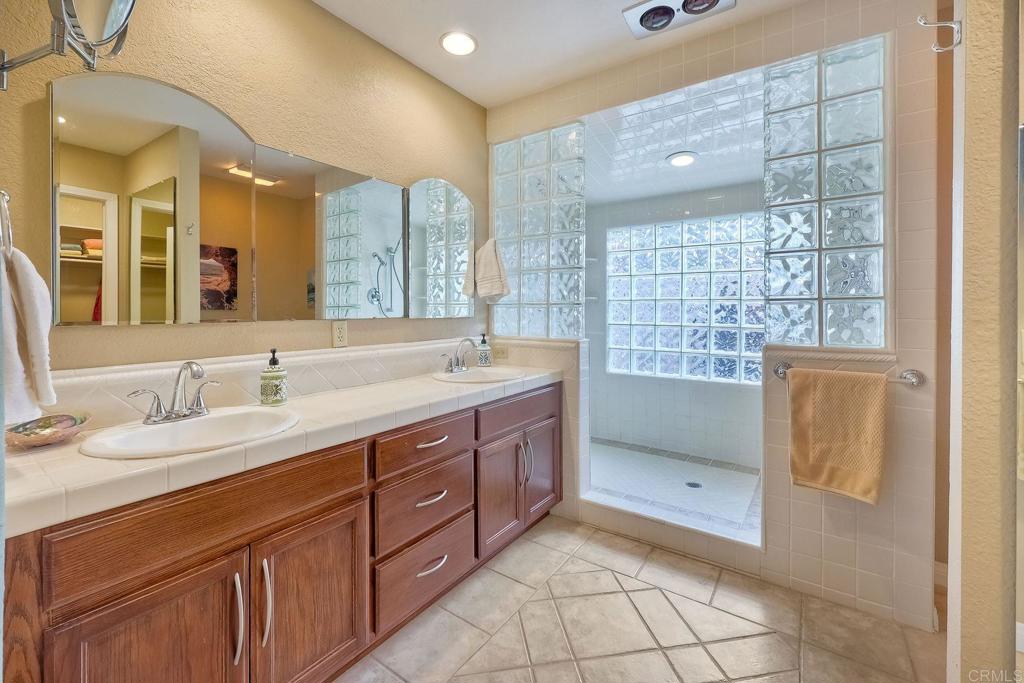 1120 La Sombra Drive