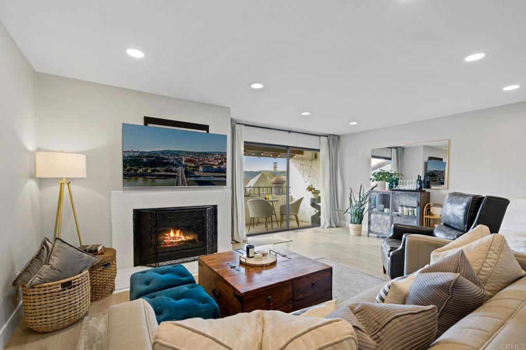 7306 Alicante Road Unit: 4