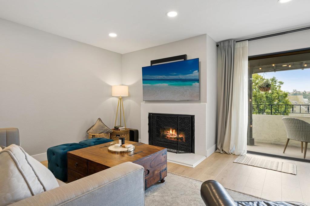 7306 Alicante Road Unit: 4