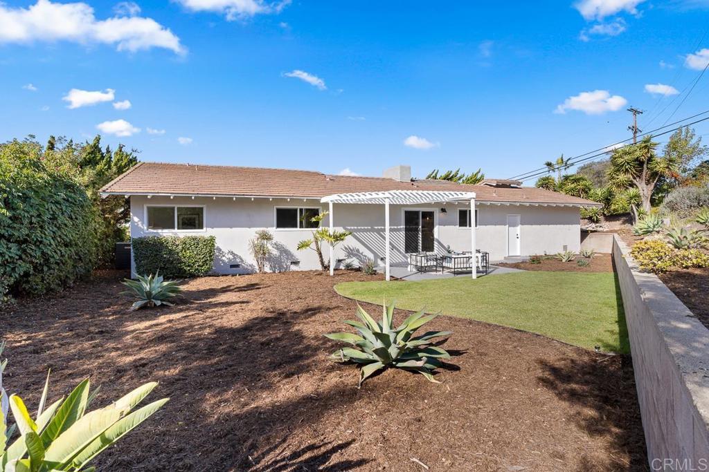 1402 Crestridge Drive