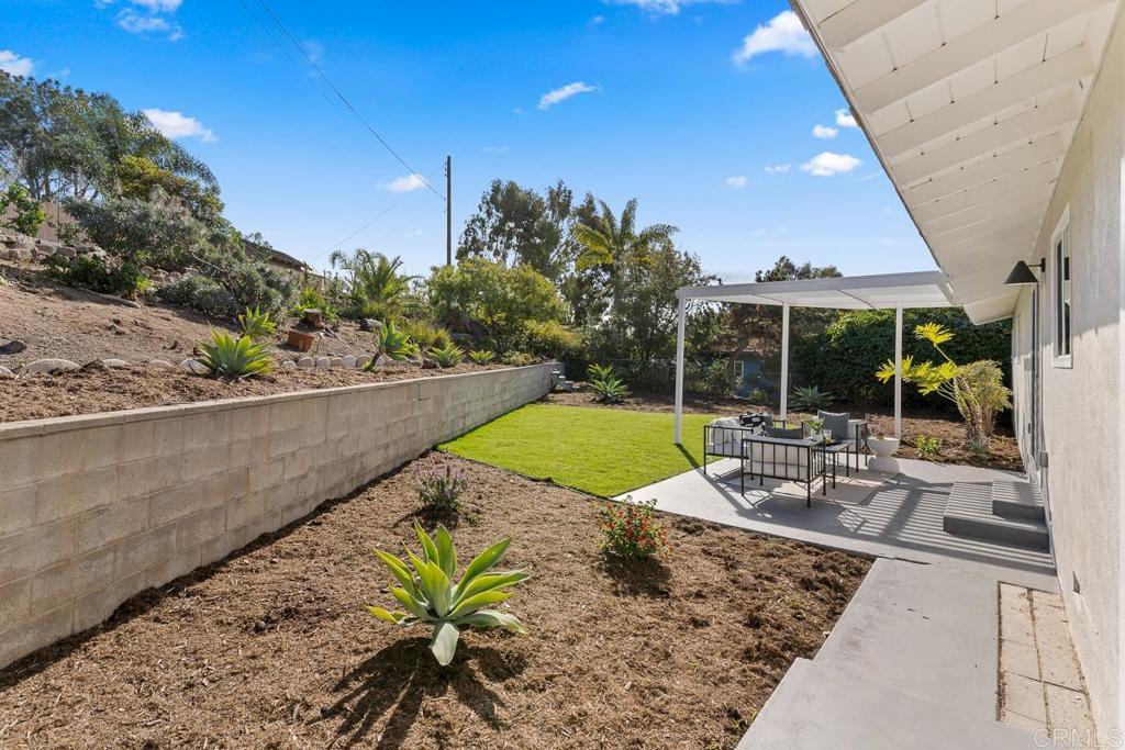 1402 Crestridge Drive