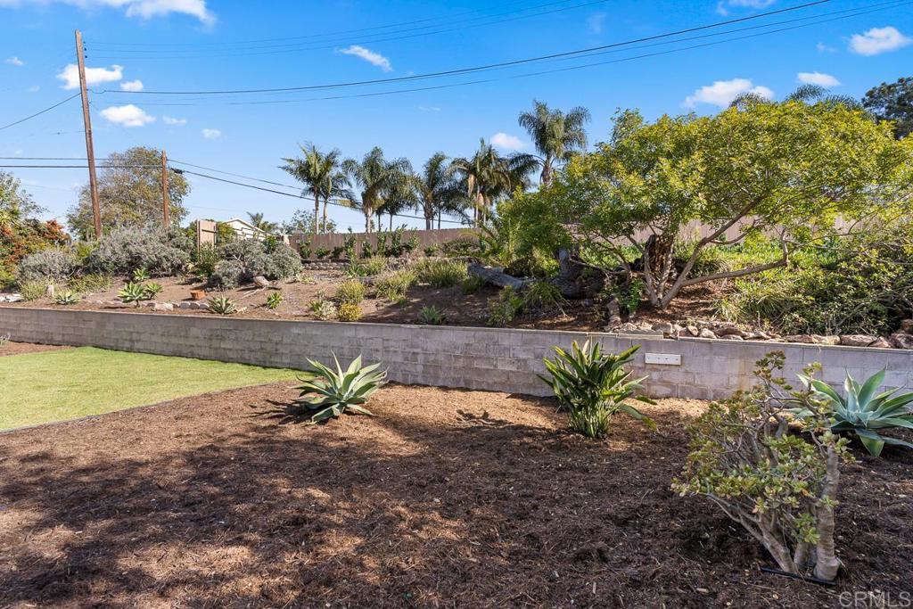 1402 Crestridge Drive