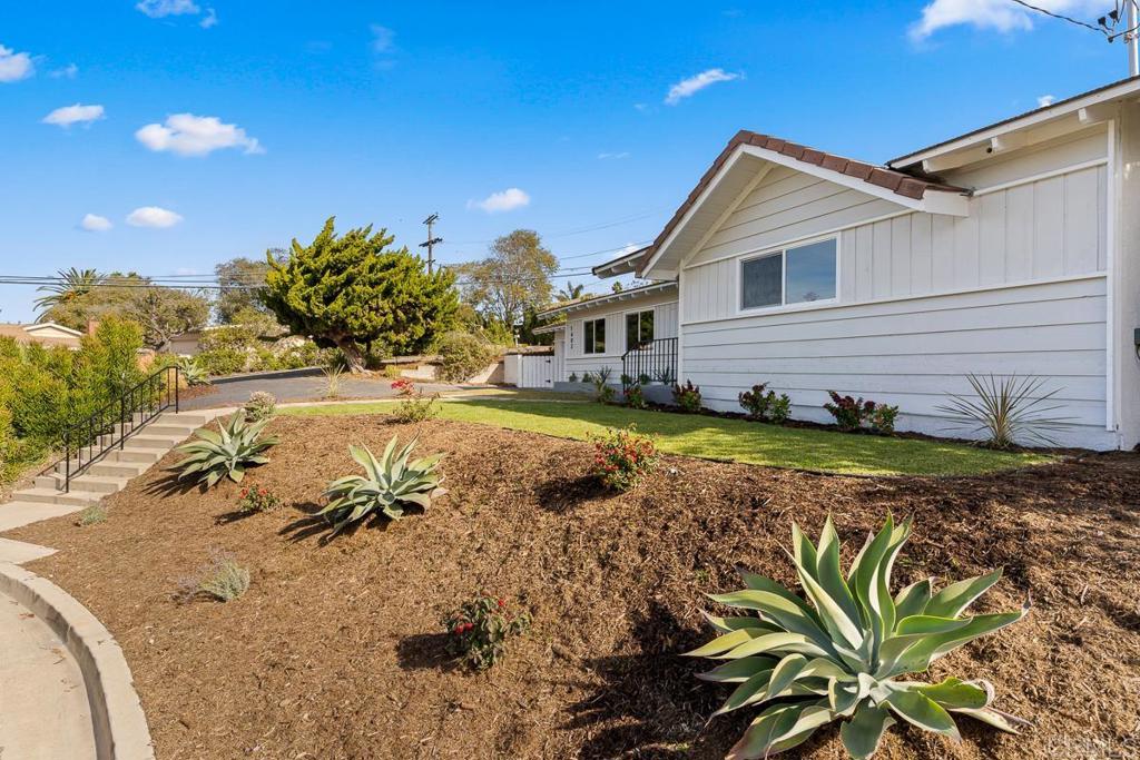 1402 Crestridge Drive