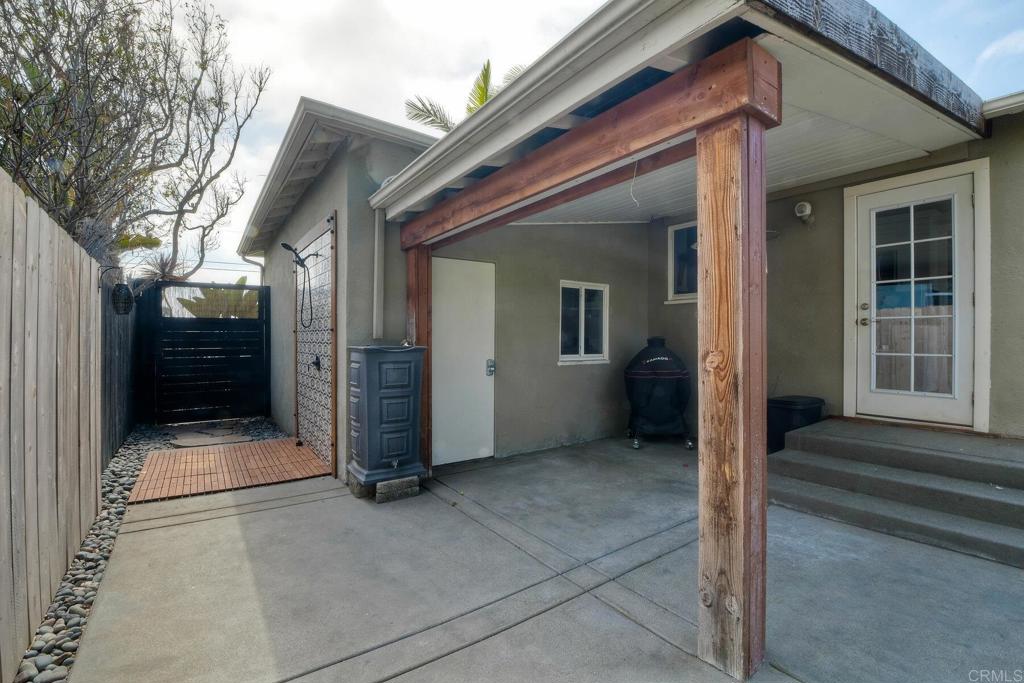 1606 Moreno Street
