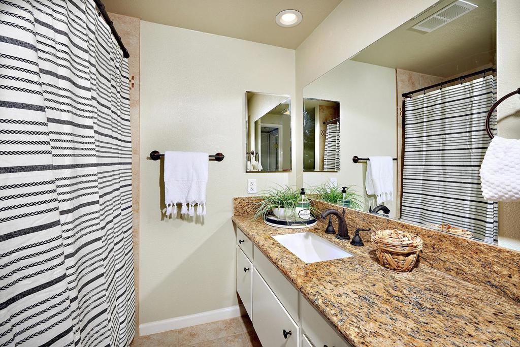 3615 Vista Bella Unit: 17