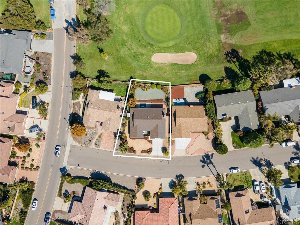 1009 La Reina Dr
