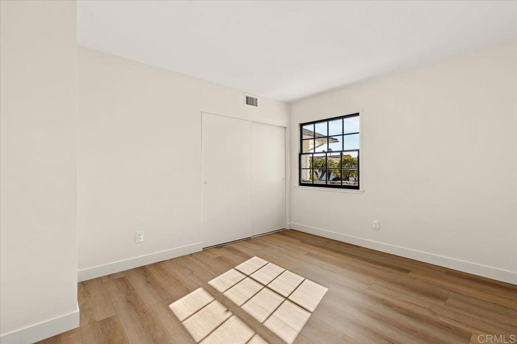 1009 La Reina Dr