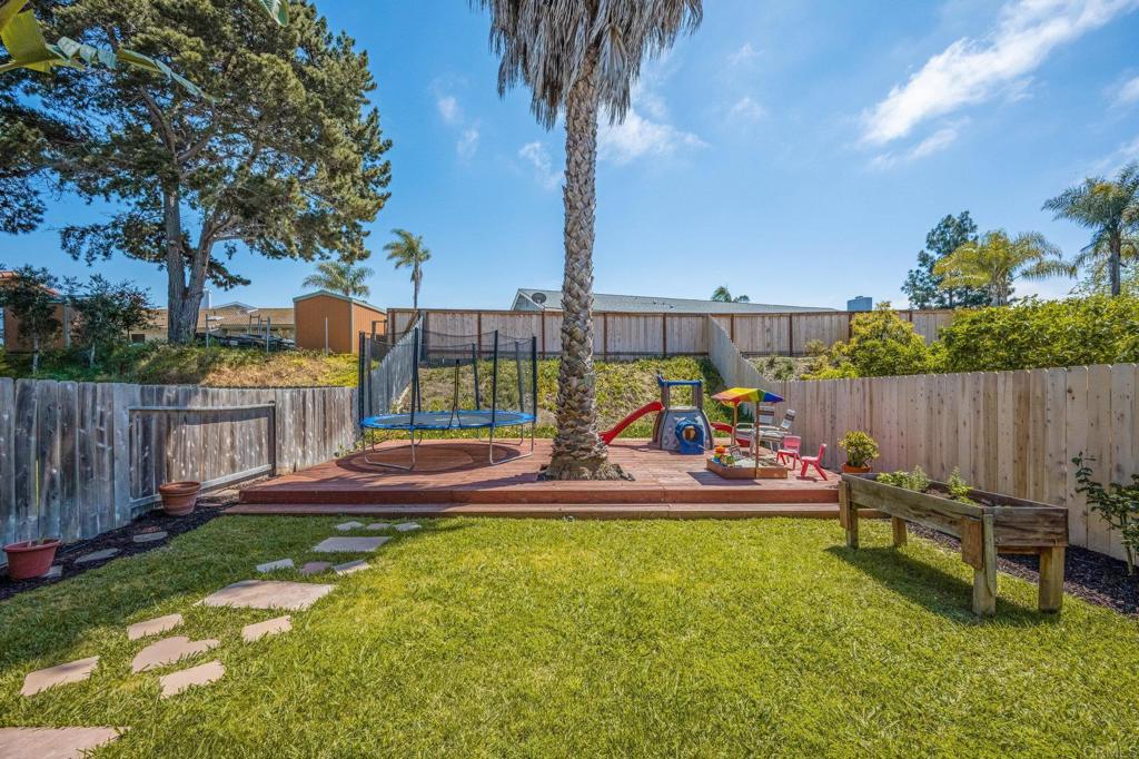 2463 Levante Street