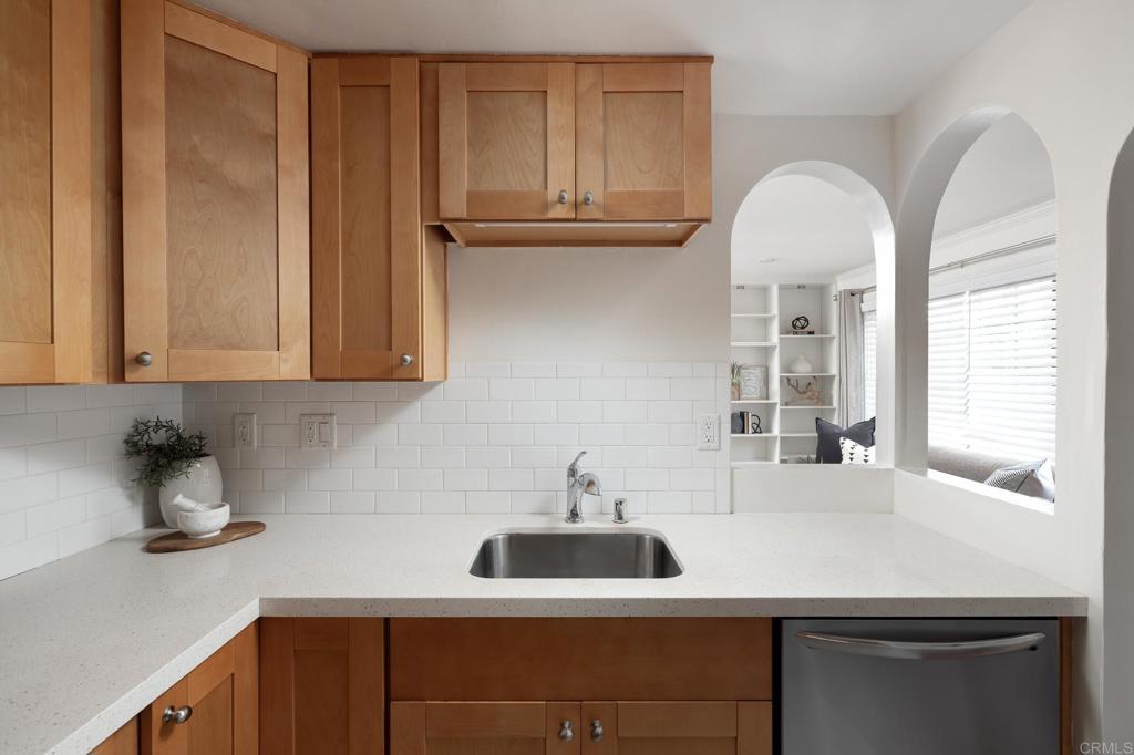 3338 Herman Ave Unit: 1