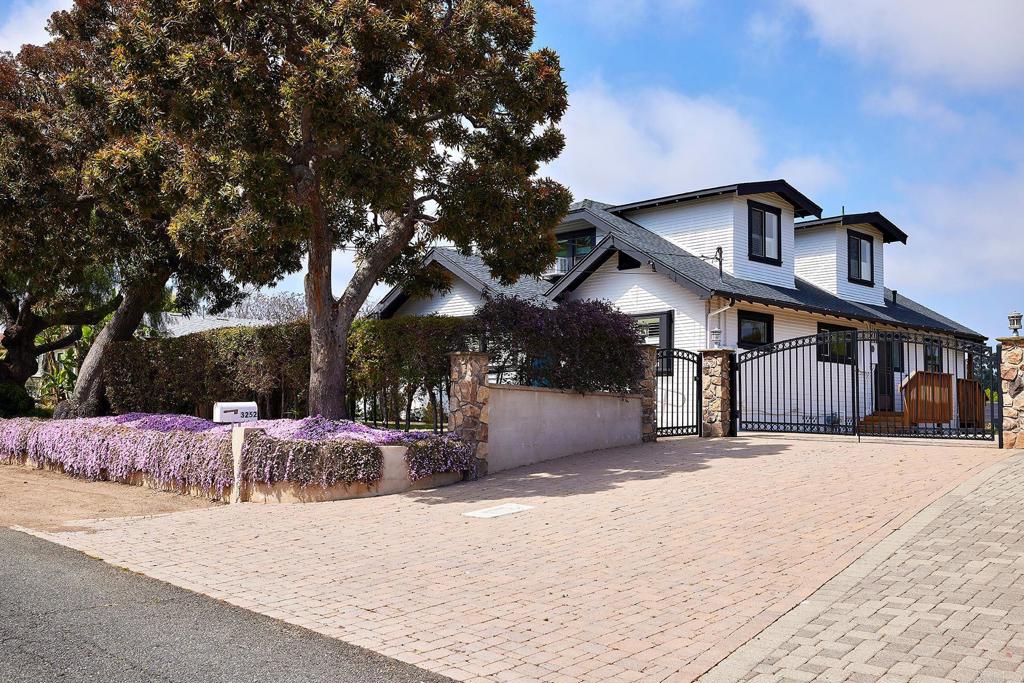 3252 Highland Drive