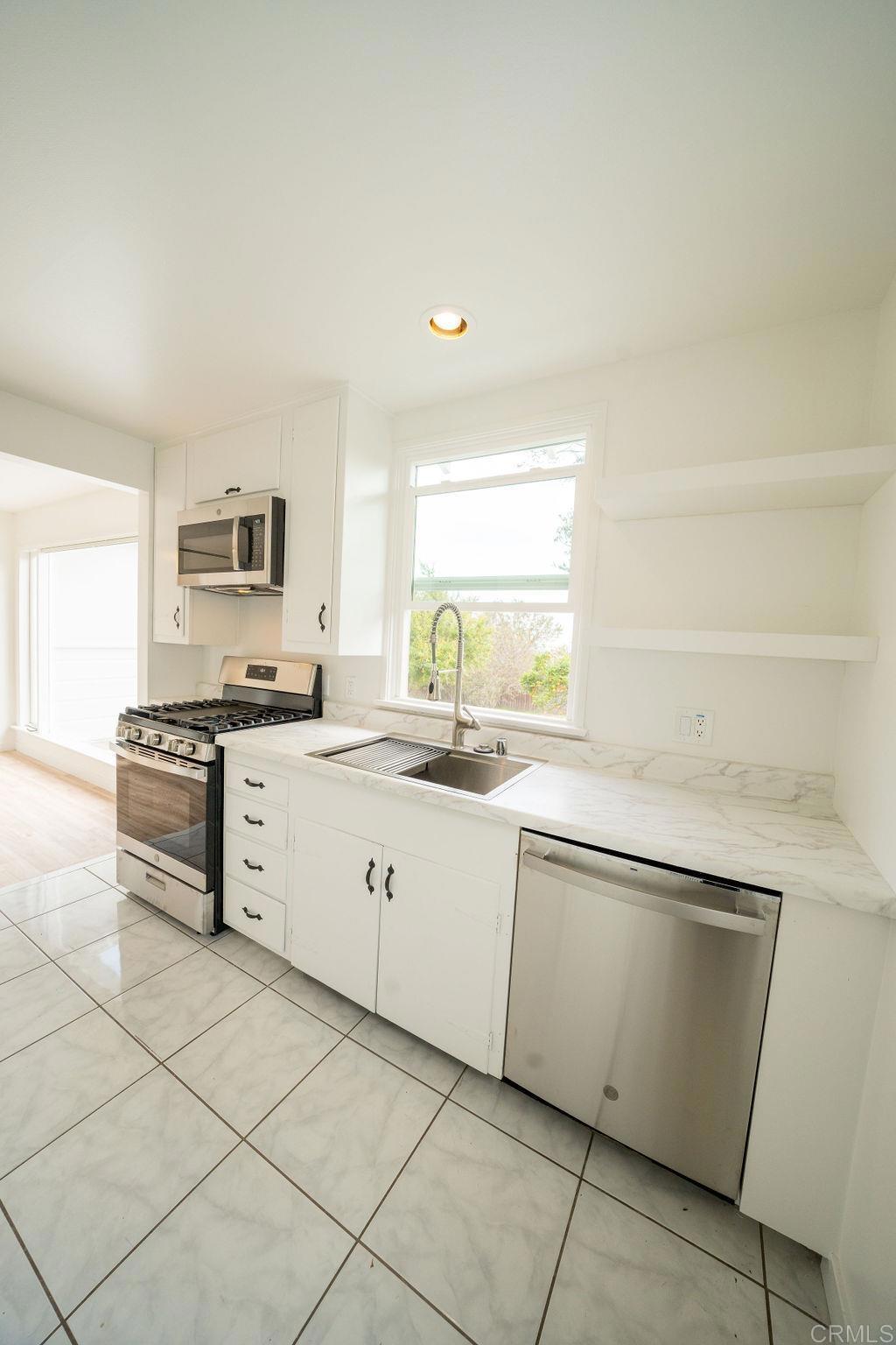 3815 Highland Drive
