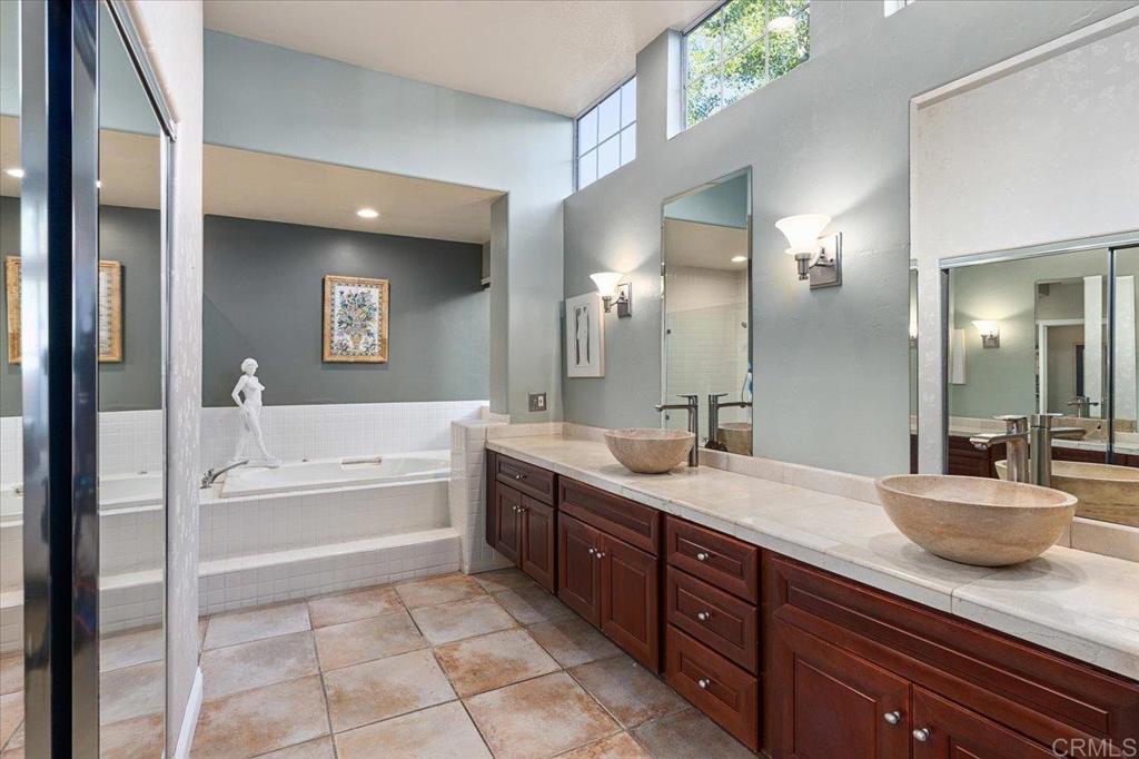 1187 La Granada Dr