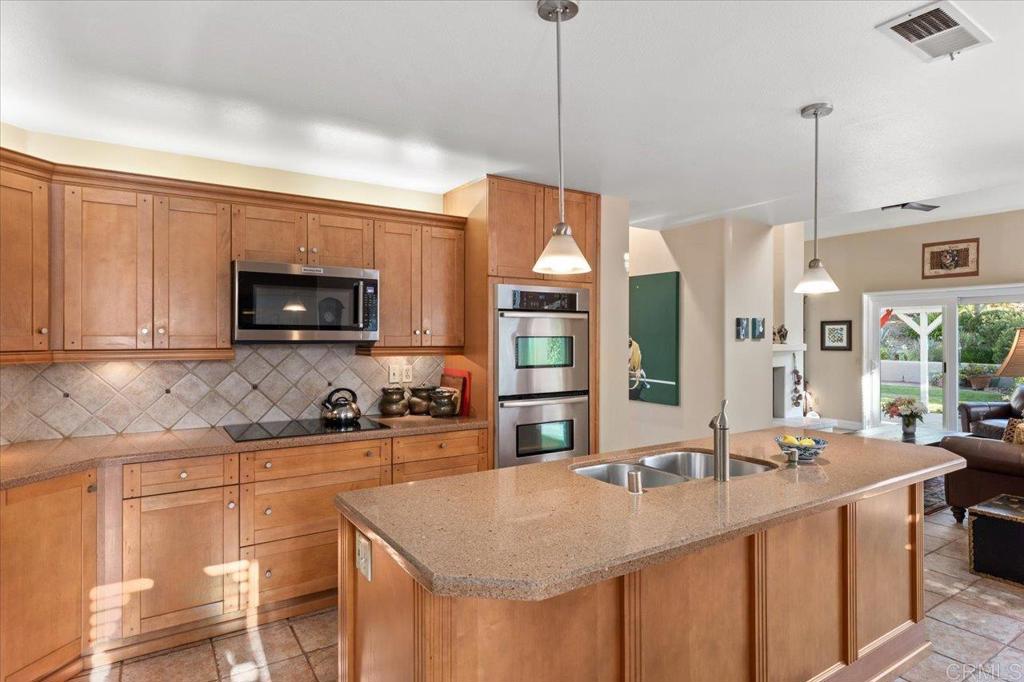 1187 La Granada Dr