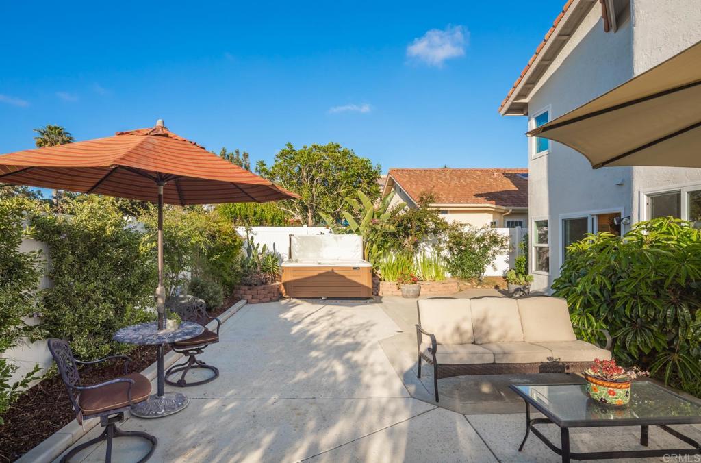 684 Poinsettia Park S