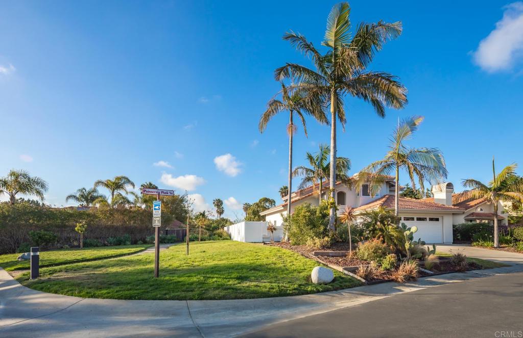 684 Poinsettia Park S