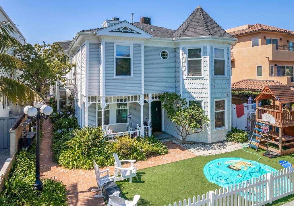 868 Chalcedony Street