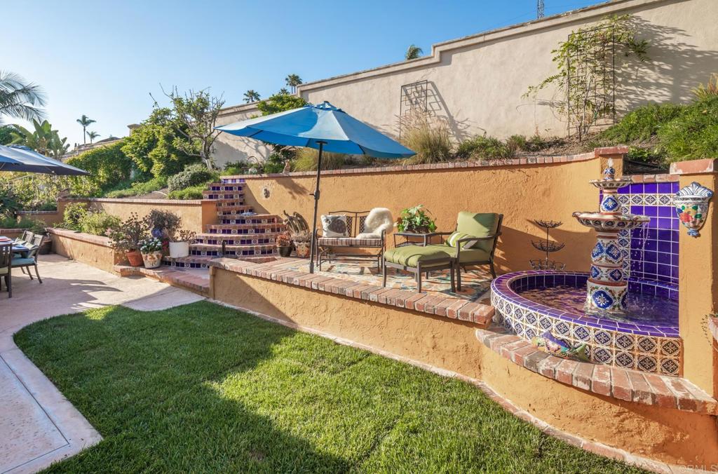 2908 Avenida Valera