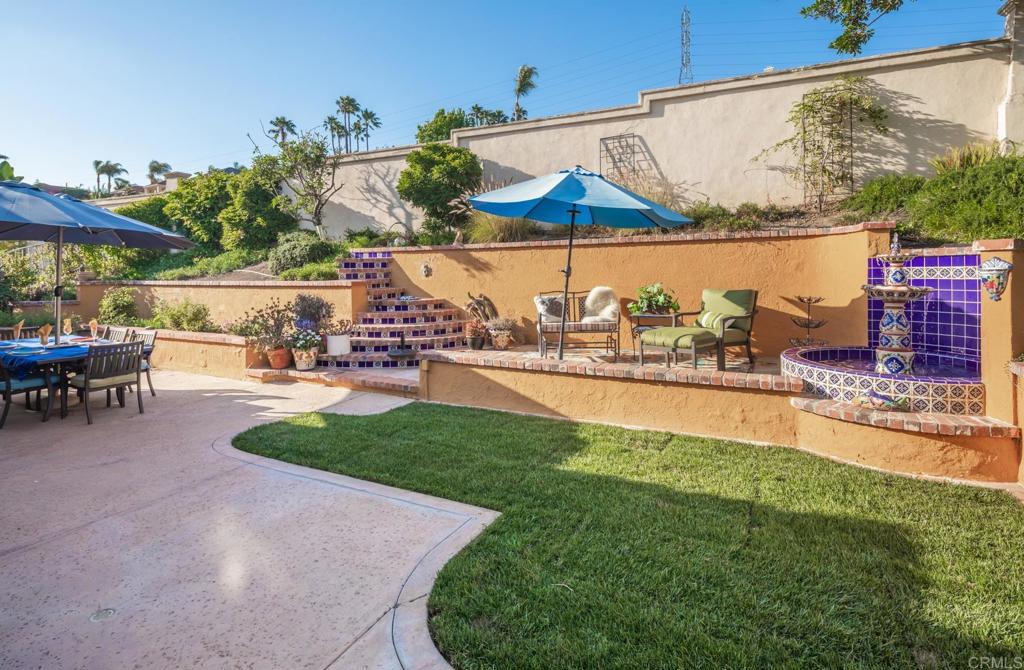 2908 Avenida Valera