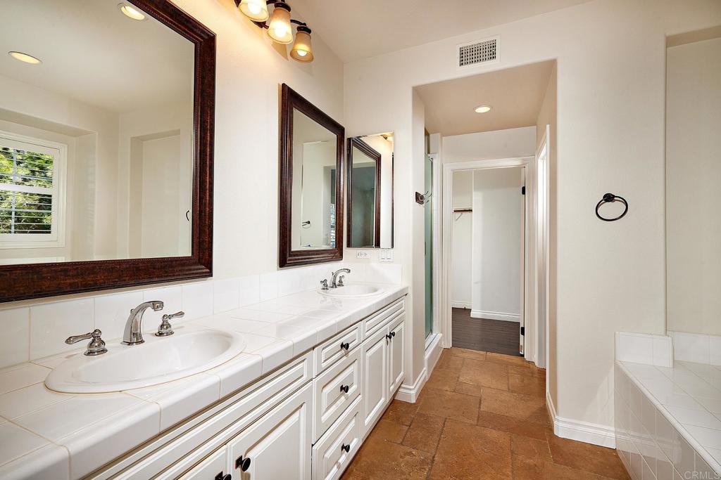 652 Seaward