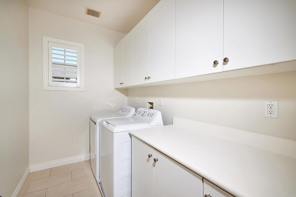652 Seaward