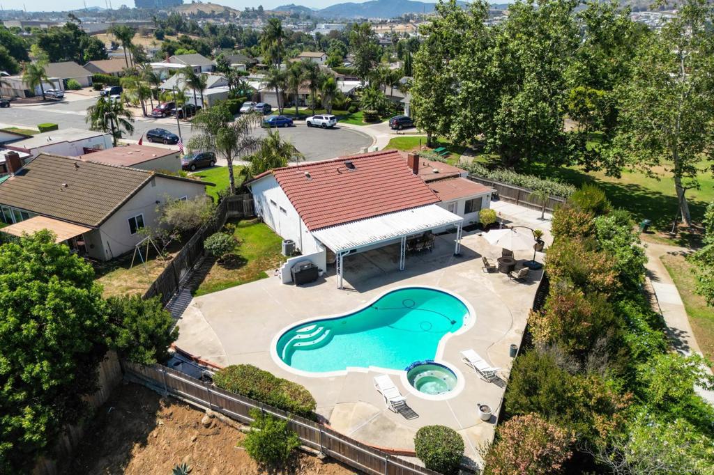 1332 Calle Crucero