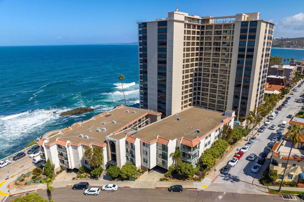 909 Coast Boulevard