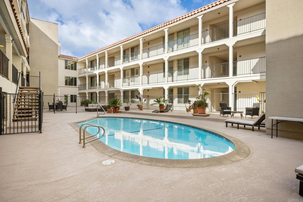 909 Coast Boulevard