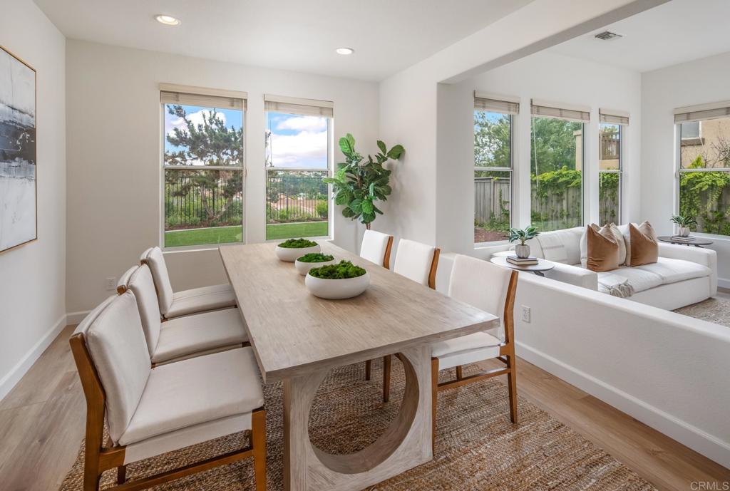 2279 Camino Robledo