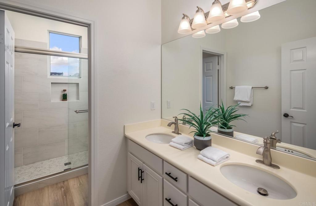 2279 Camino Robledo