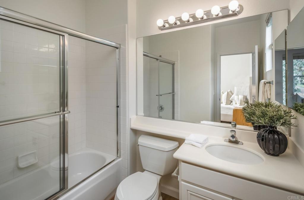 2279 Camino Robledo