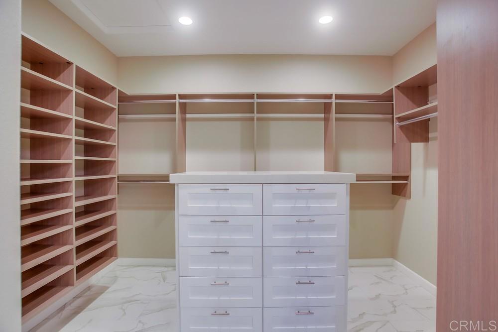 5041 Bella Collina