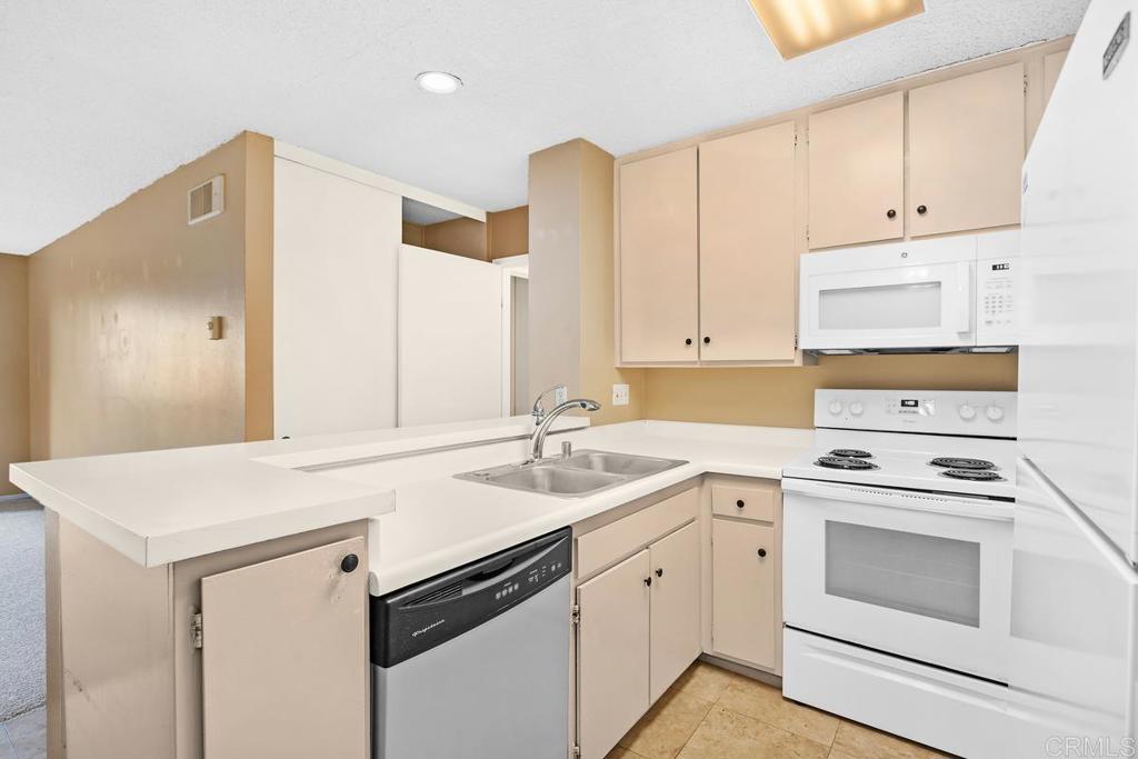 1775 Diamond Street Unit: 126