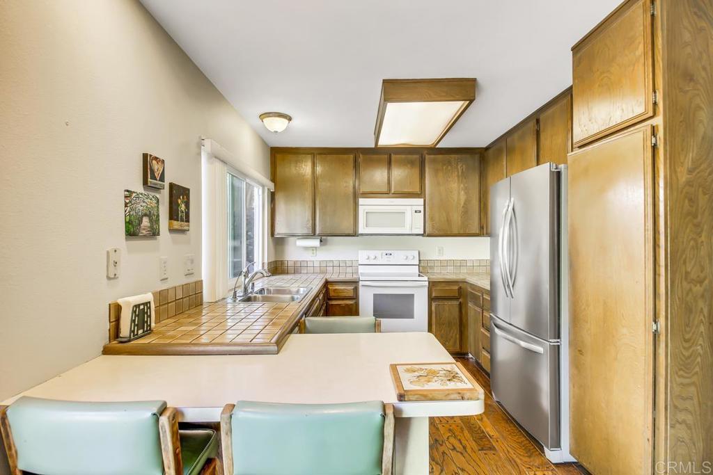 352 Leeward Court