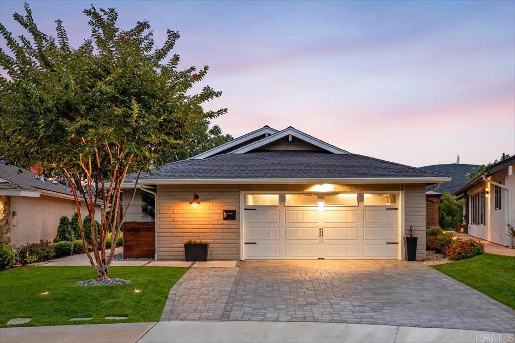 1227 La Casa Dr