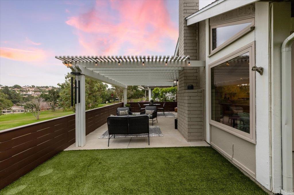 1227 La Casa Dr