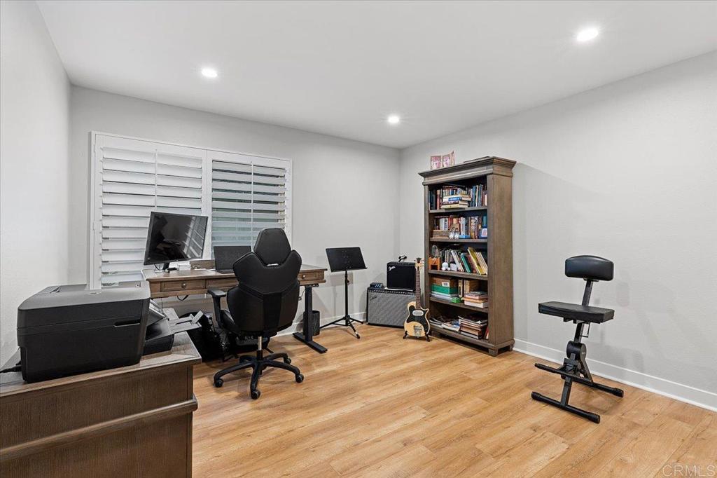 1227 La Casa Dr