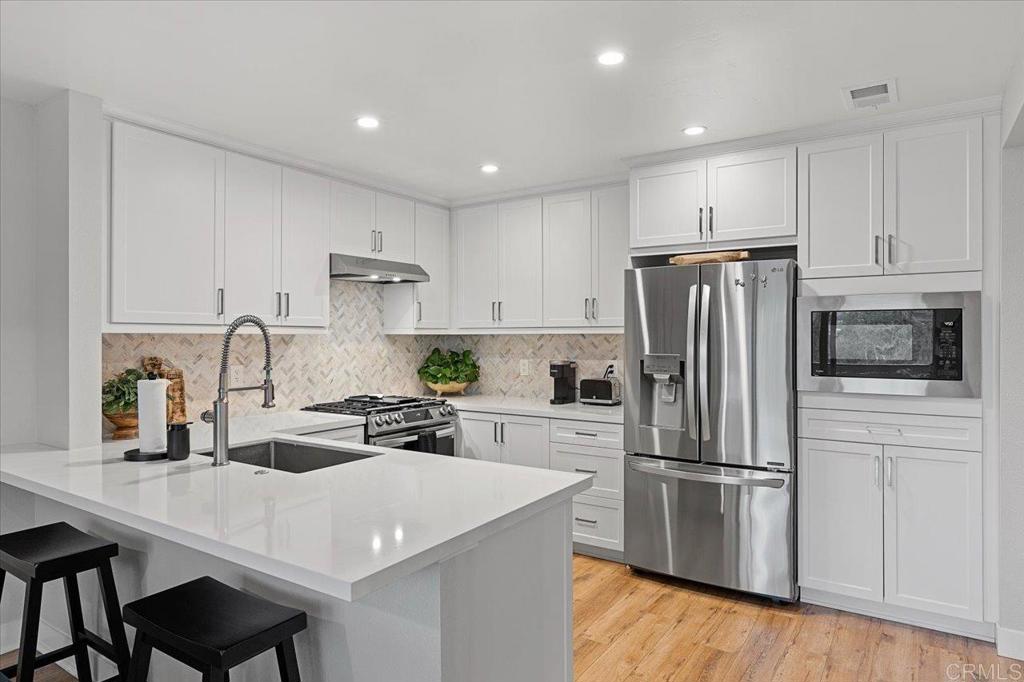 1227 La Casa Dr