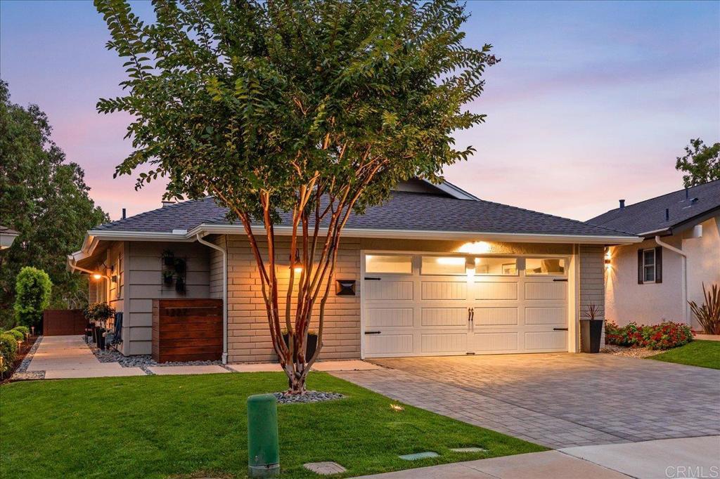 1227 La Casa Dr