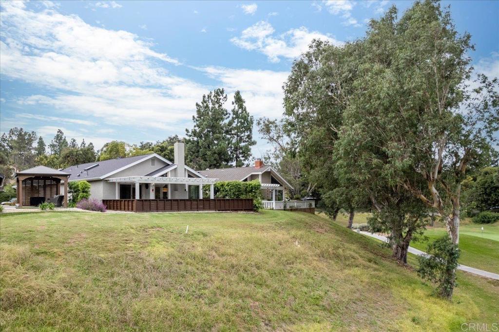 1227 La Casa Dr