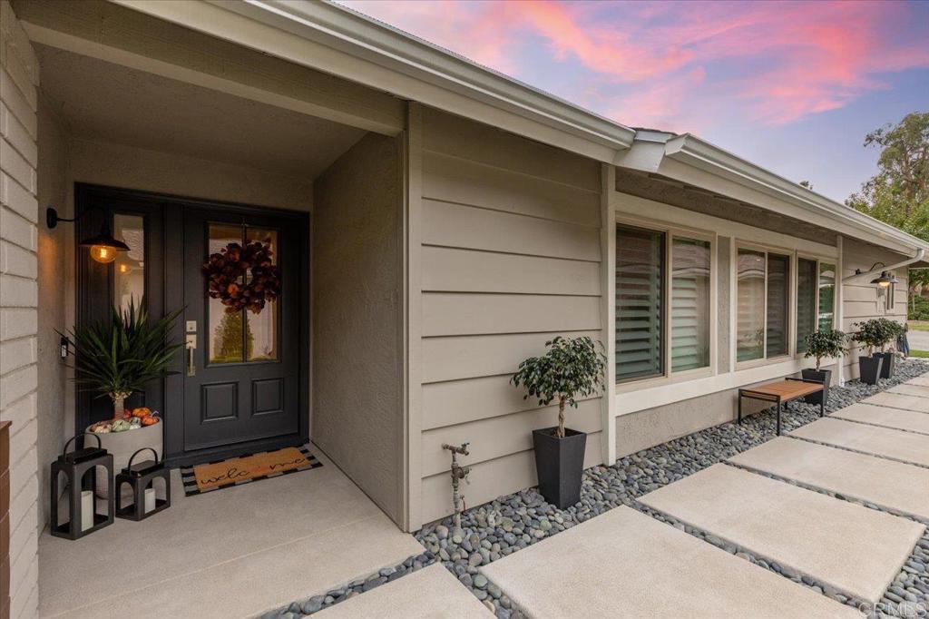 1227 La Casa Dr