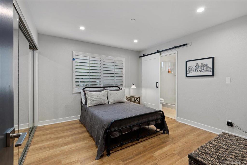 1227 La Casa Dr
