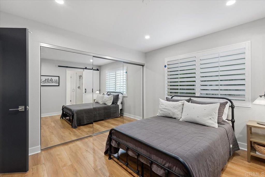 1227 La Casa Dr
