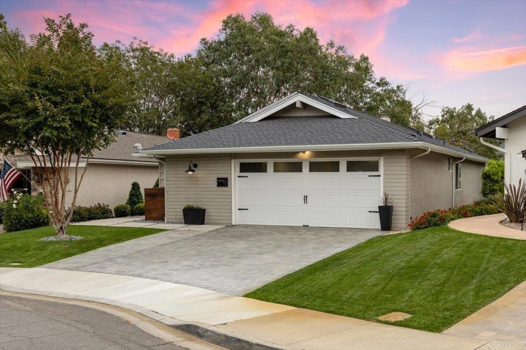 1227 La Casa Dr